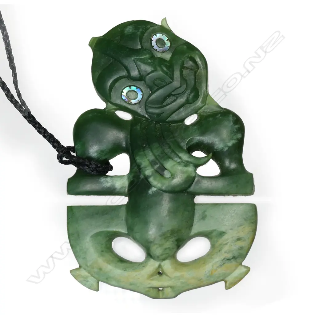 Niki Nepia contemporary hei tiki, Image 1++